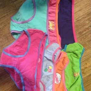7 pairs girls panties size 14